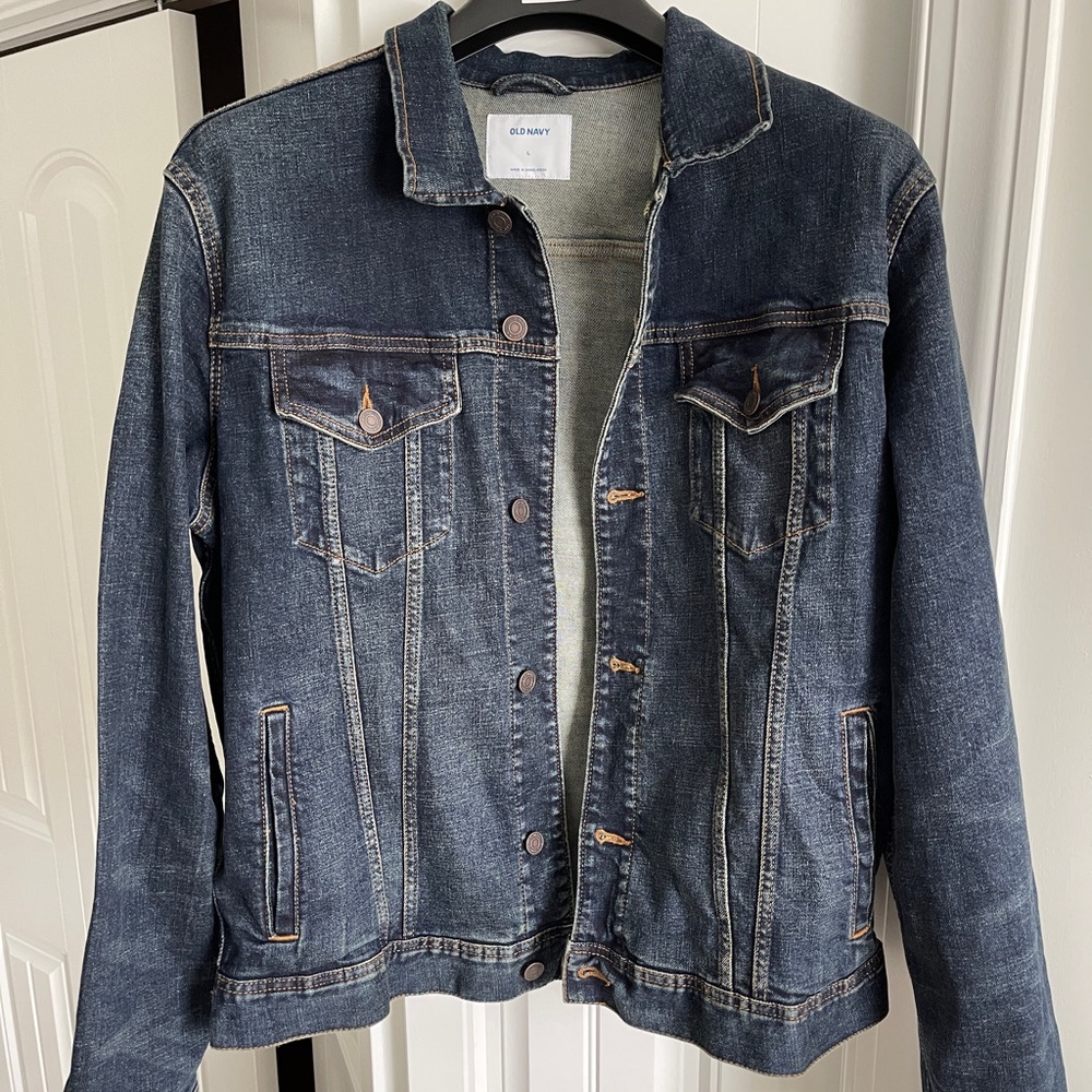 Mens modern jean jacket with stretch. Size large. Worn once.